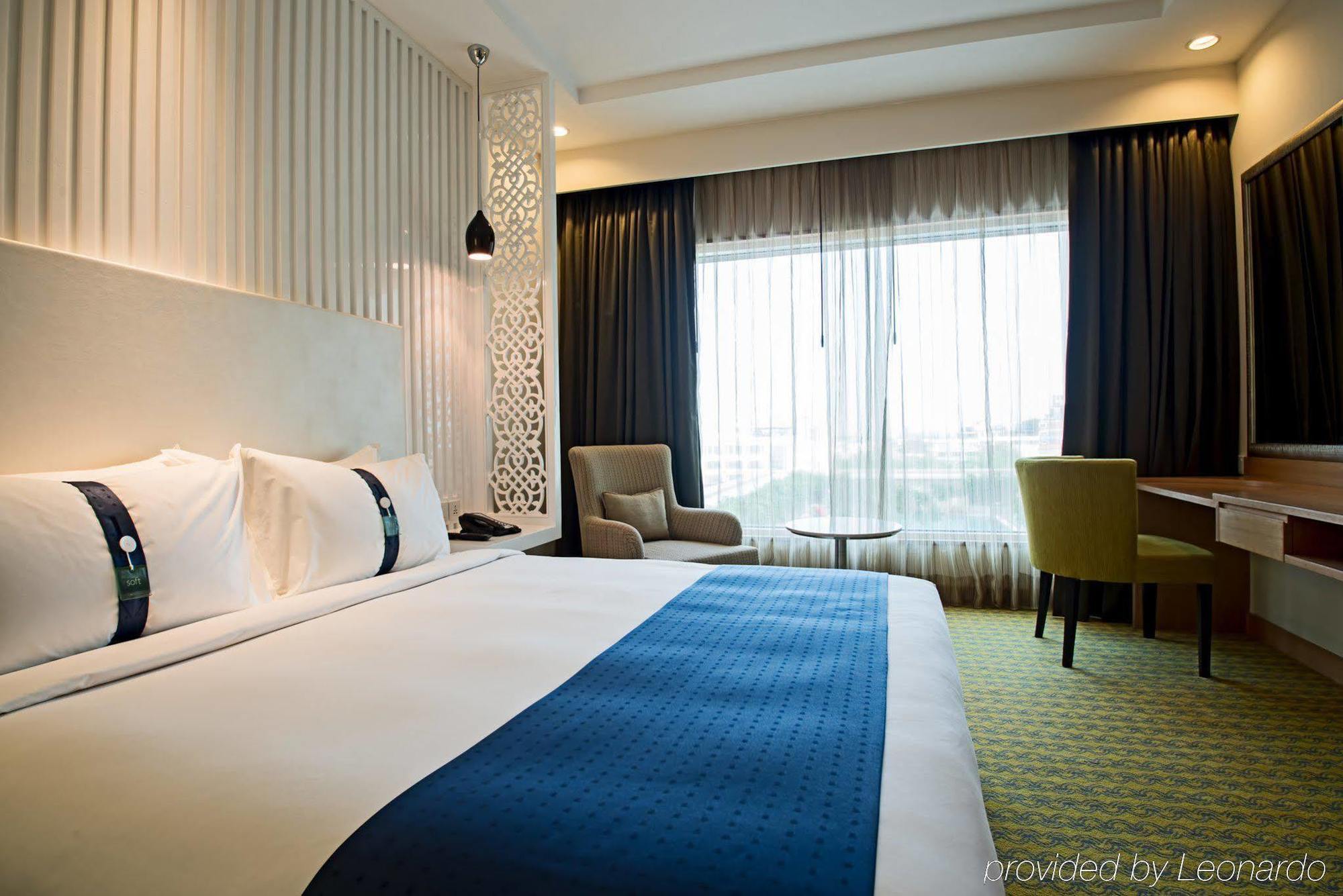 Hk Clarks Inn, Amritsar Exterior photo
